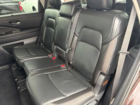 Used 2022 Nissan Pathfinder SL AWD/4WD image 30
