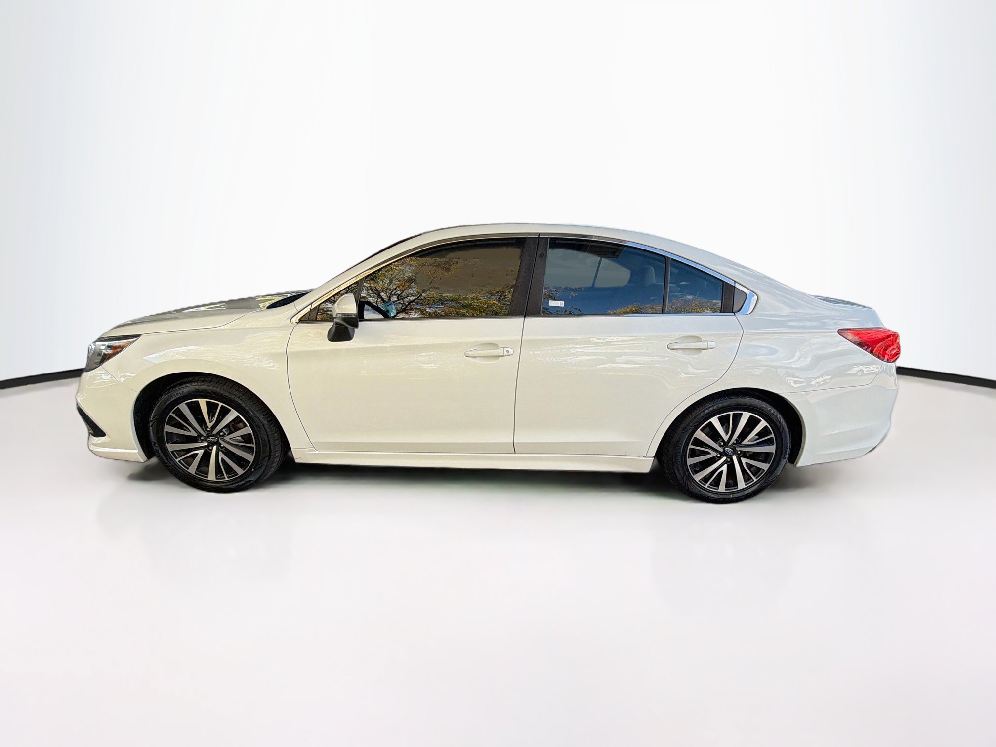 Used 2018 Subaru Legacy 2.5i Premium w/ Eyesight & BSD & Rcta & HBA AWD/4WD image 4