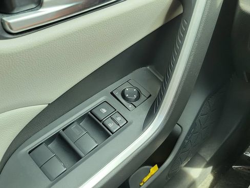 Used 2020 Toyota RAV4 XLE AWD/4WD image 21
