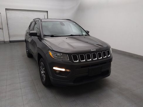 Used 2018 Jeep Compass Latitude w/ Popular Equipment Group AWD/4WD image 14