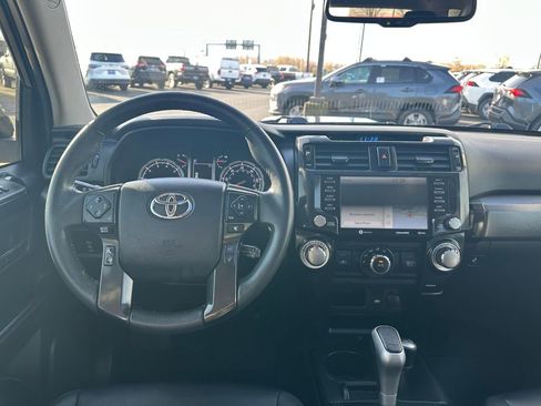 Used 2020 Toyota 4Runner TRD Off-Road Premium image 15
