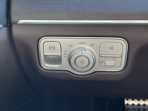 Certified 2022 Mercedes-Benz GLS 450 4MATIC image 25