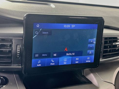 Used 2021 Ford Explorer XLT w/ Equipment Group 202A AWD/4WD image 13