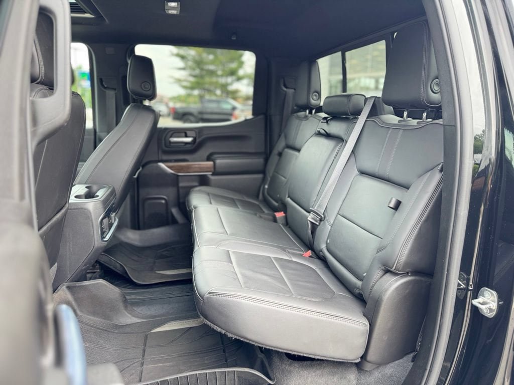 Used 2022 Chevrolet Silverado 1500 High Country w/ Technology Package AWD/4WD image 25