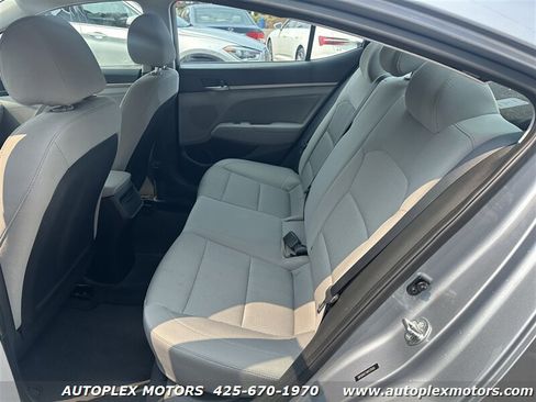Used 2017 Hyundai Elantra SE FWD image 22