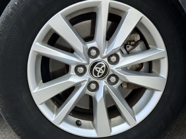 Used 2025 Toyota Camry LE FWD image 10