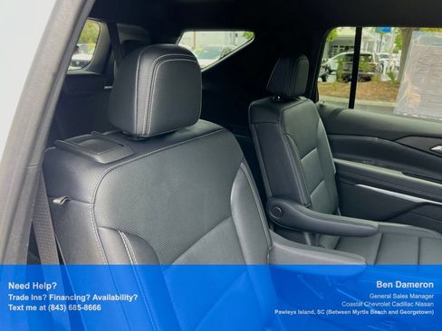 Used 2025 Chevrolet Traverse LT FWD image 22