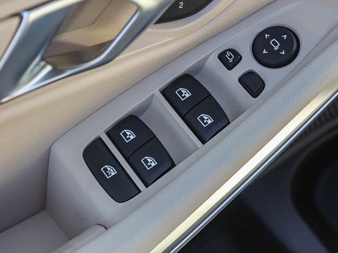 New 2026 BMW 330i Sedan w/ Convenience Package image 20