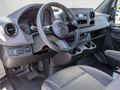 Certified 2025 Mercedes-Benz Sprinter 2500 image 10