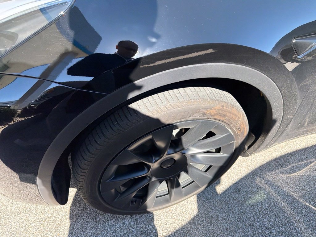 Used 2025 Tesla Model Y Long Range AWD/4WD image 2