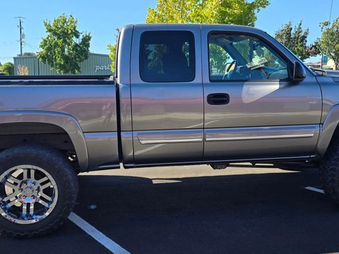 Used 2006 Chevrolet Silverado 1500 LT w/ Light Duty Power Package image 6
