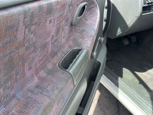 Used 1999 Chevrolet Tracker 2WD Convertible image 37