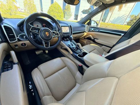 Used 2016 Porsche Cayenne S image 20