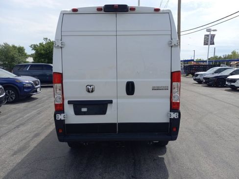 Used 2024 RAM ProMaster 2500 FWD image 2