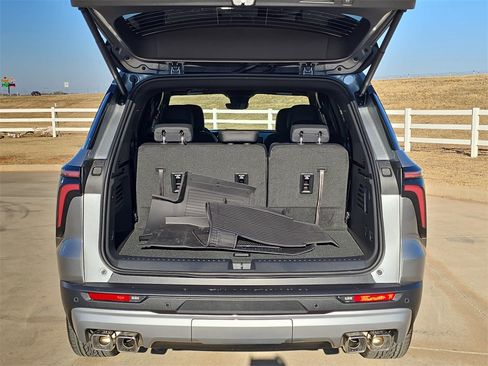 New 2026 Chevrolet Traverse LT image 13