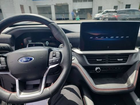 Used 2025 Ford Explorer ST-Line AWD/4WD image 12