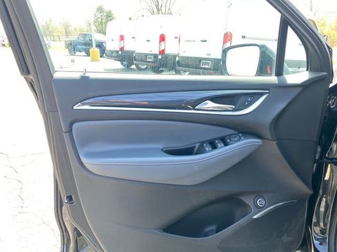 Used 2024 Buick Enclave Essence w/ Sport Touring Edition FWD image 17