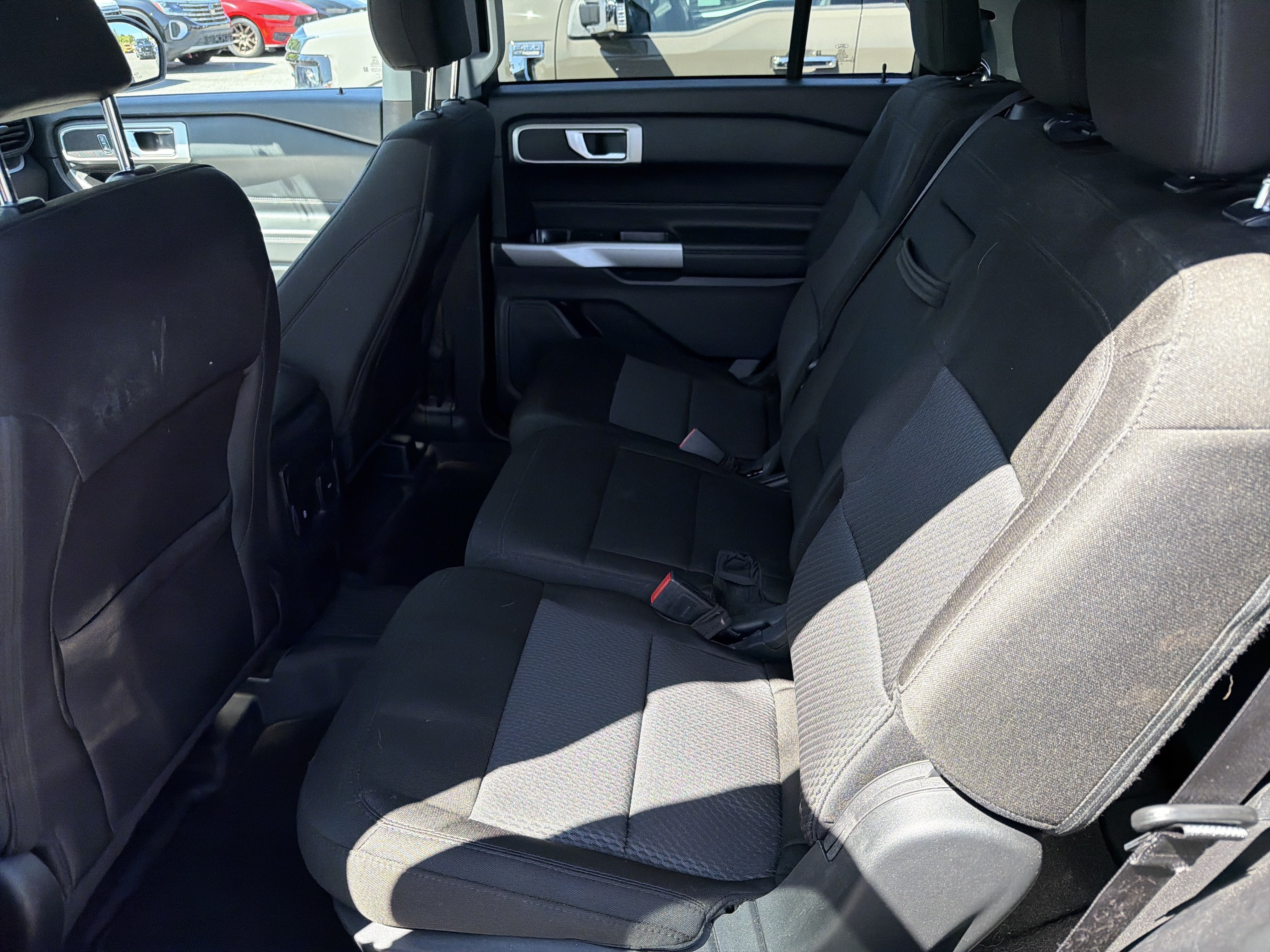 Used 2023 Ford Explorer XLT AWD/4WD image 21