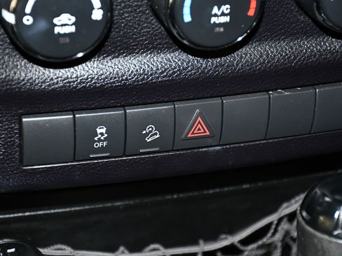 Used 2014 Jeep Wrangler Sport image 28