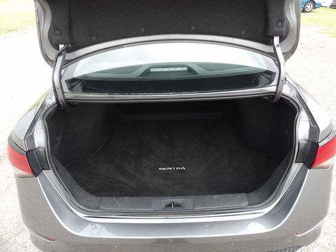 Used 2025 Nissan Sentra SV FWD image 9