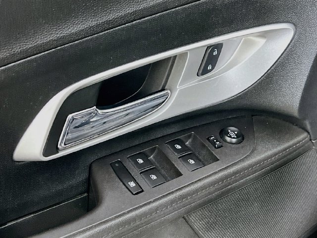 Used 2017 Chevrolet Equinox LT w/ Convenience Package FWD image 9