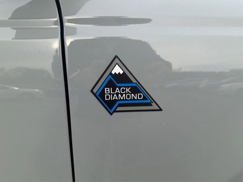 Used 2024 Ford Bronco Black Diamond image 26
