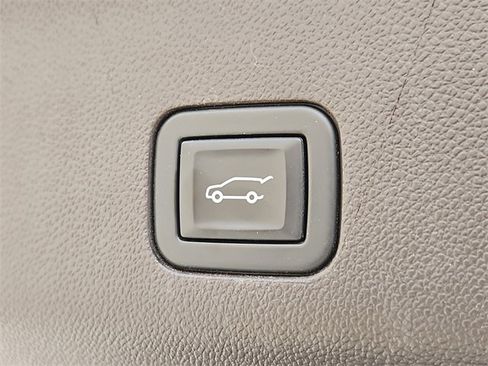 Used 2023 Cadillac Escalade ESV Premium Luxury image 24