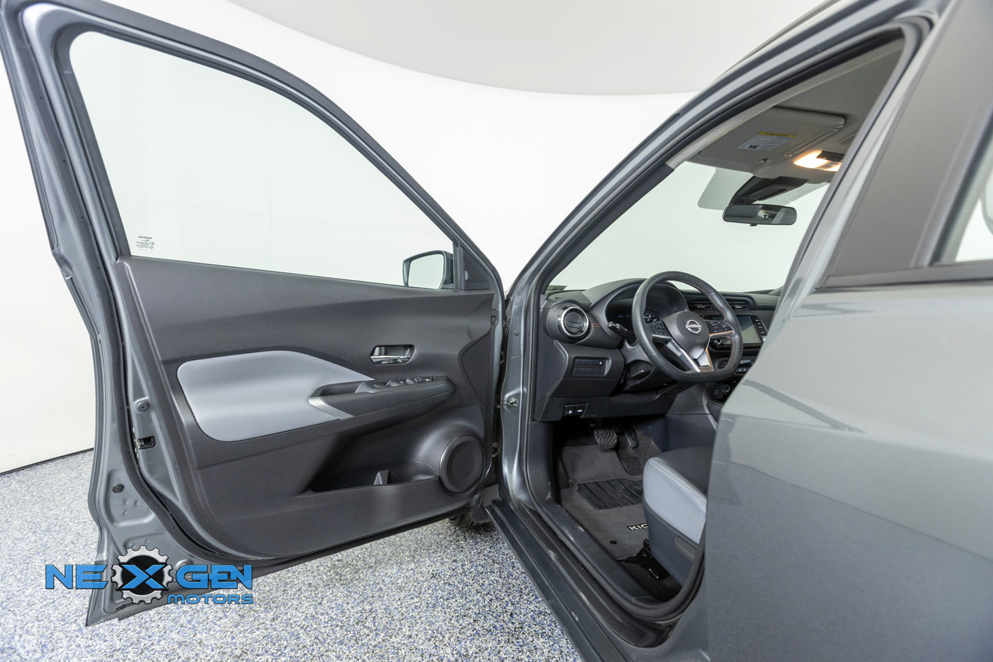 Used 2024 Nissan Kicks SR w/ SR Premium Package FWD image 10