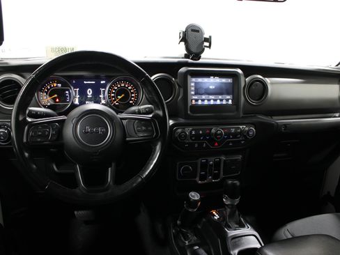 Used 2021 Jeep Gladiator Sport AWD/4WD image 2
