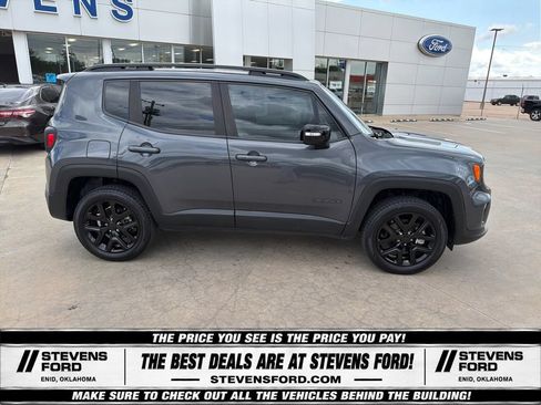 Used 2023 Jeep Renegade Altitude AWD/4WD image 5