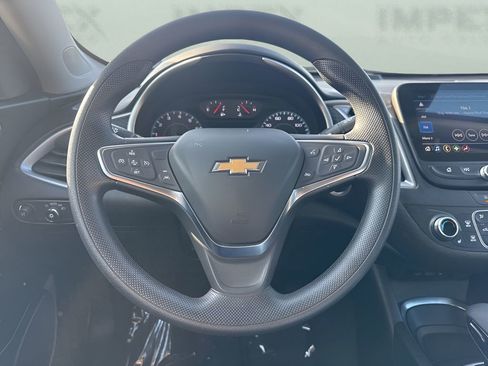 Used 2025 Chevrolet Malibu LT FWD image 13