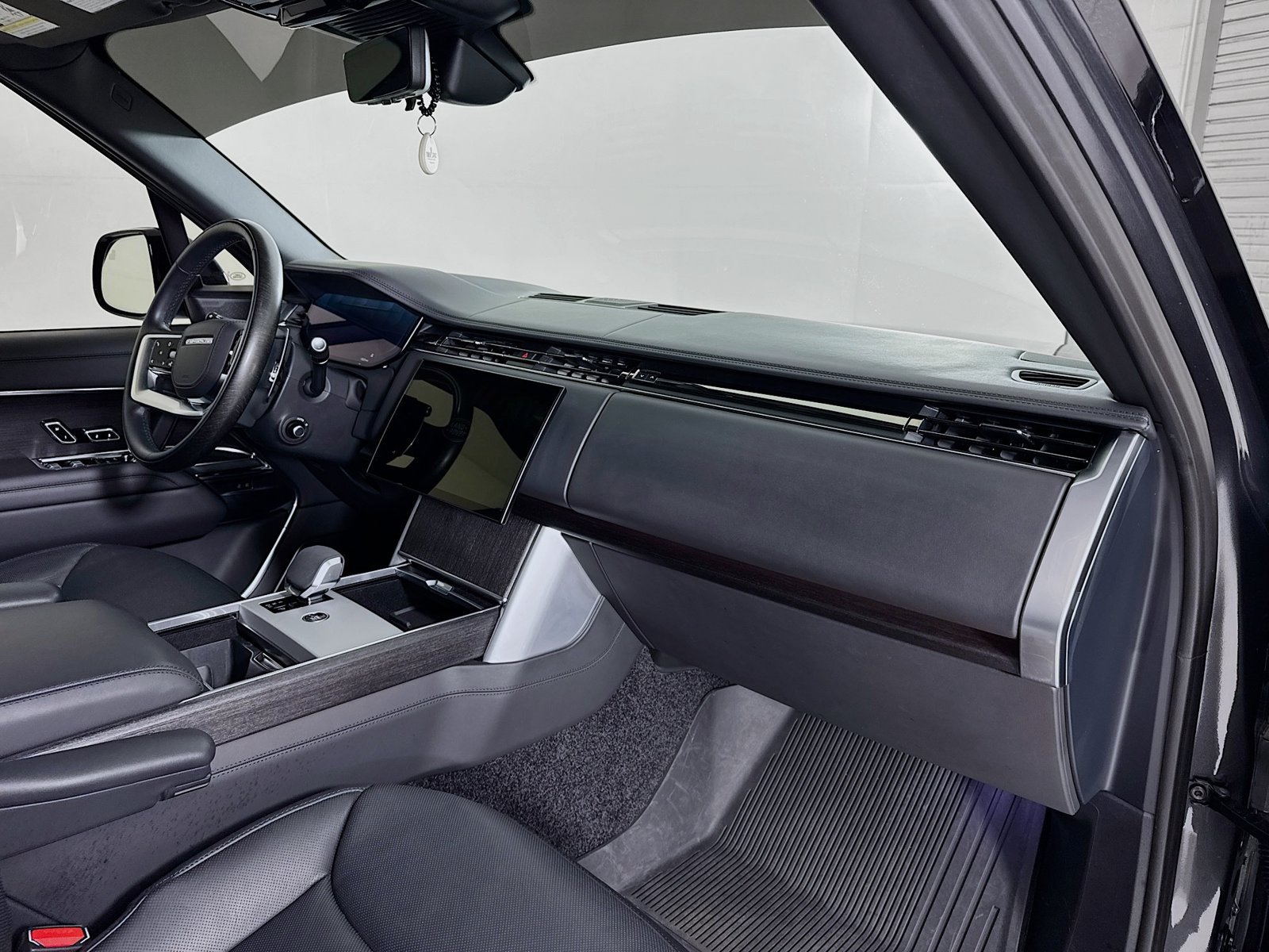 Used 2024 Land Rover Range Rover Autobiography AWD/4WD image 31