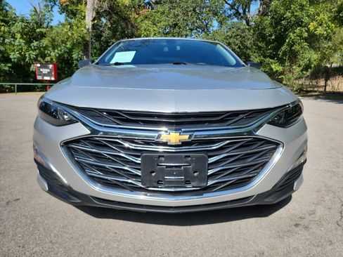 Used 2022 Chevrolet Malibu LS FWD image 2