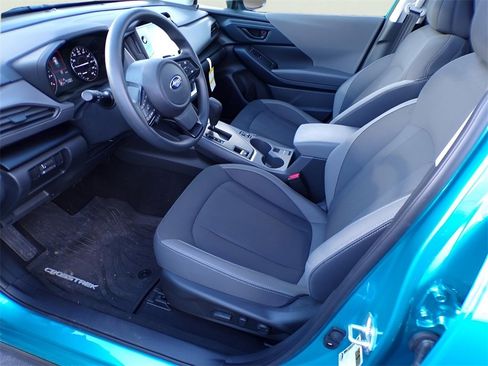 Used 2025 Subaru Crosstrek 2.0i Premium image 11