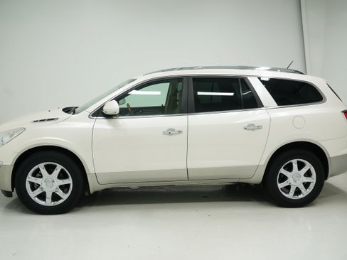 Used 2009 Buick Enclave CXL w/ Entertainment Package #3 FWD image 7