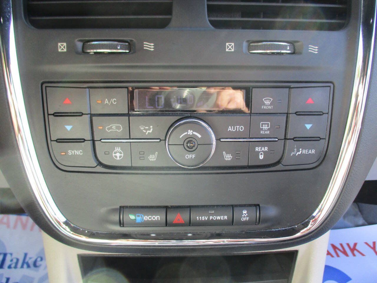 Used 2018 Dodge Grand Caravan SXT w/ Driver Convenience Group FWD image 18