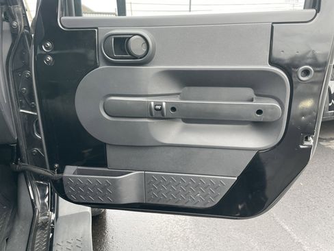 Used 2007 Jeep Wrangler Unlimited Sahara image 10