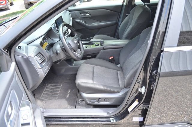 Used 2025 Nissan Rogue SV AWD/4WD image 17