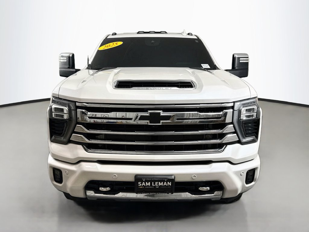 Used 2025 Chevrolet Silverado 3500 High Country w/ Technology Package AWD/4WD image 2