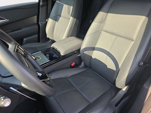 Certified 2025 Land Rover Range Rover Velar Dynamic SE AWD/4WD image 18