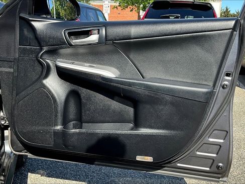 Used 2013 Toyota Camry SE FWD image 18