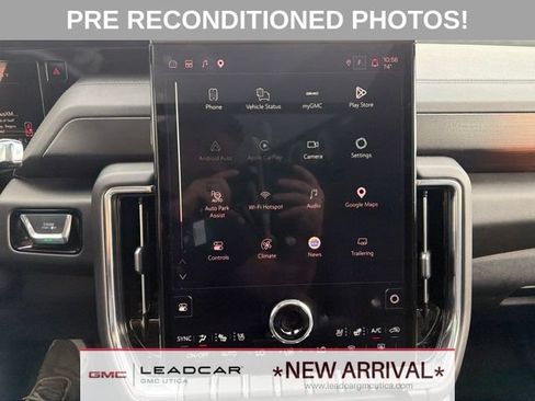 Used 2025 GMC Yukon Denali w/ Sun & Power Step Package AWD/4WD image 28