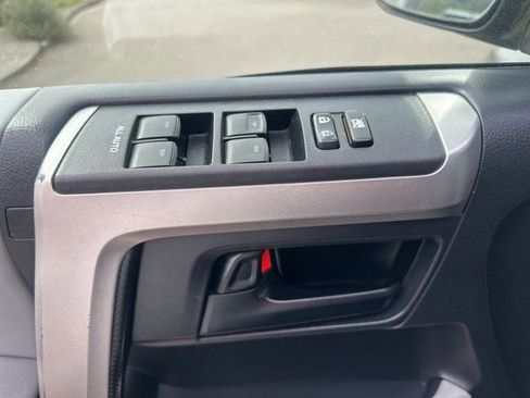 Used 2010 Toyota 4Runner SR5 AWD/4WD image 20