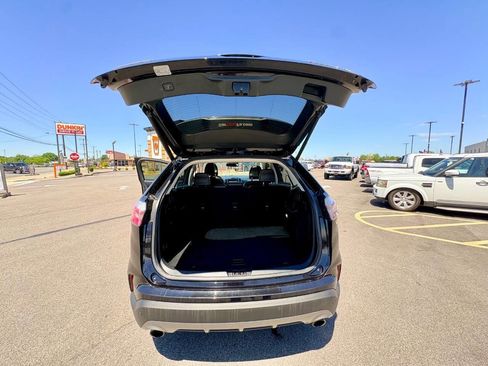 Used 2019 Ford Edge Titanium w/ Equipment Group 301A AWD/4WD image 27