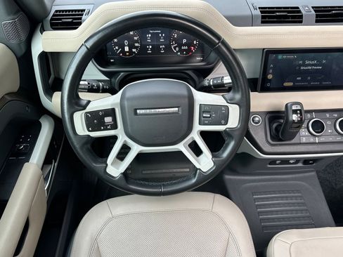 Used 2021 Land Rover Defender 90 First Edition image 28
