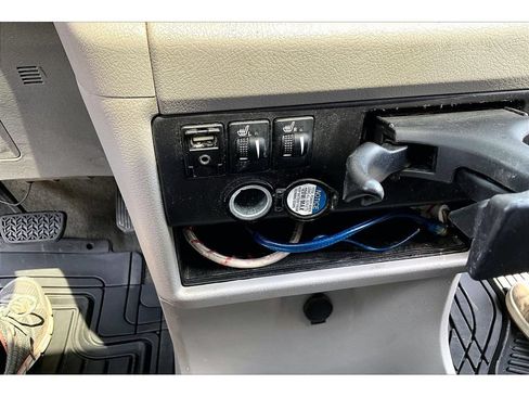 Used 2017 Toyota Sienna XLE w/ XLE Navigation Package AWD/4WD image 15