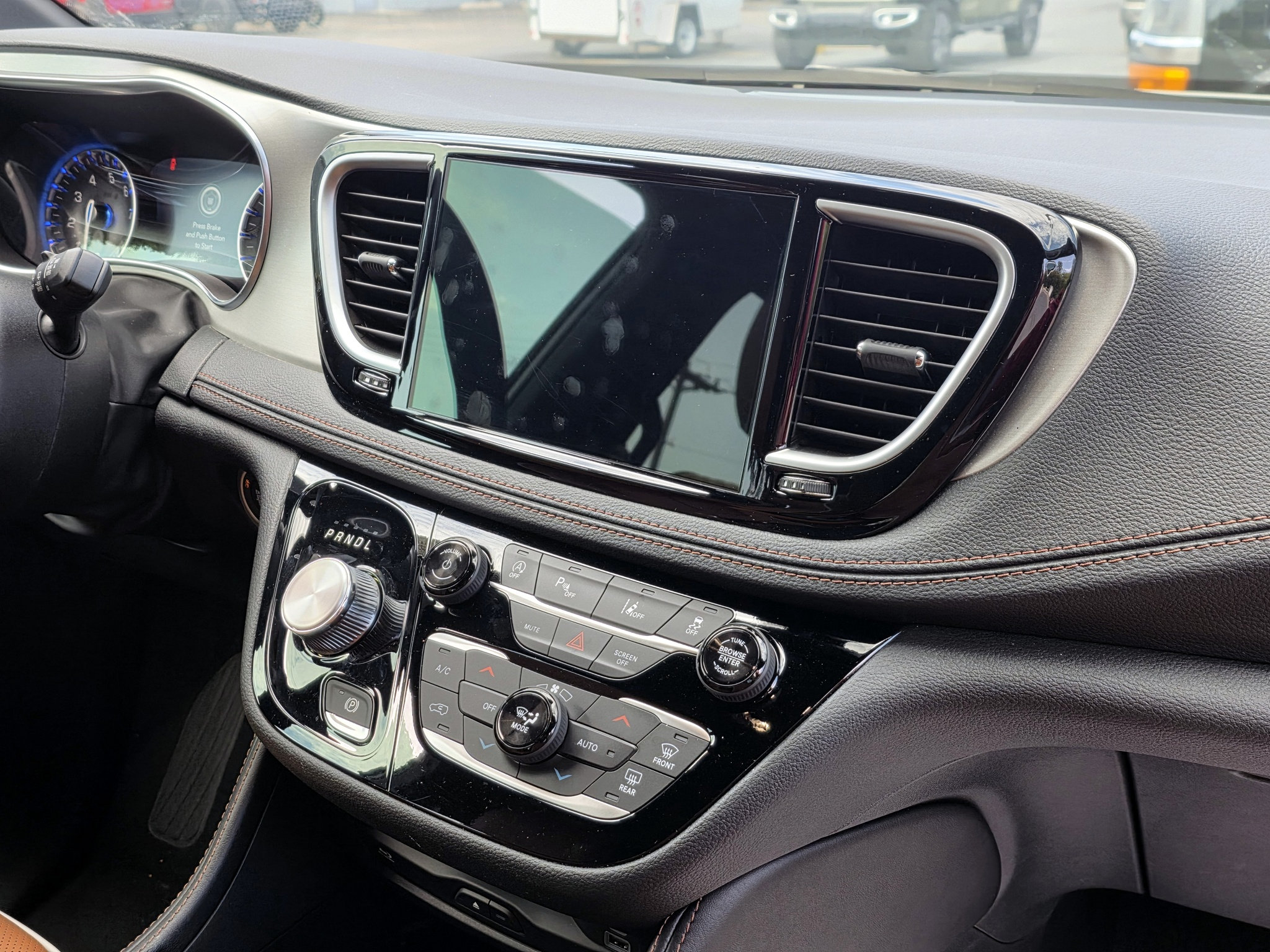Used 2026 Chrysler Pacifica Pinnacle FWD image 19