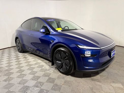 Used 2026 Tesla Model Y 2WD image 9