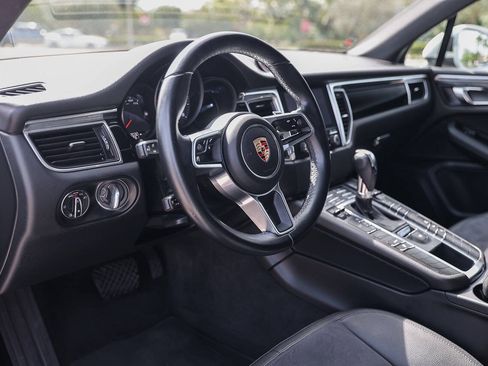 Used 2018 Porsche Macan AWD/4WD image 11