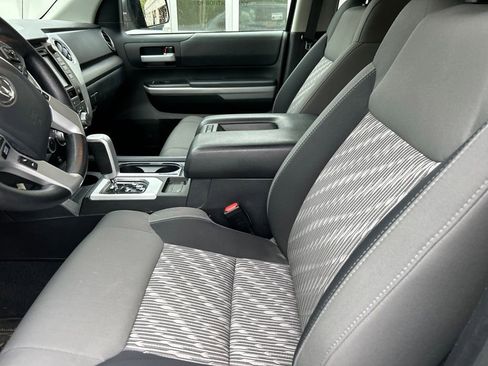 Used 2018 Toyota Tundra SR5 w/ SR5 Upgrade Package AWD/4WD image 10